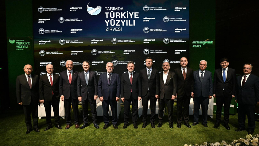 Mehmet Tütüncü, Tarımda Türkiye Yüzyılı Zirvesi'nin Açılış Konuşmasını Gerçekleştirdi